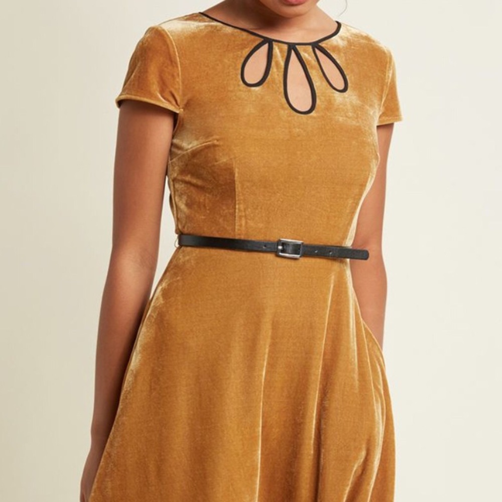ModCloth 3 keyhole velvet dress gold Med & pockets